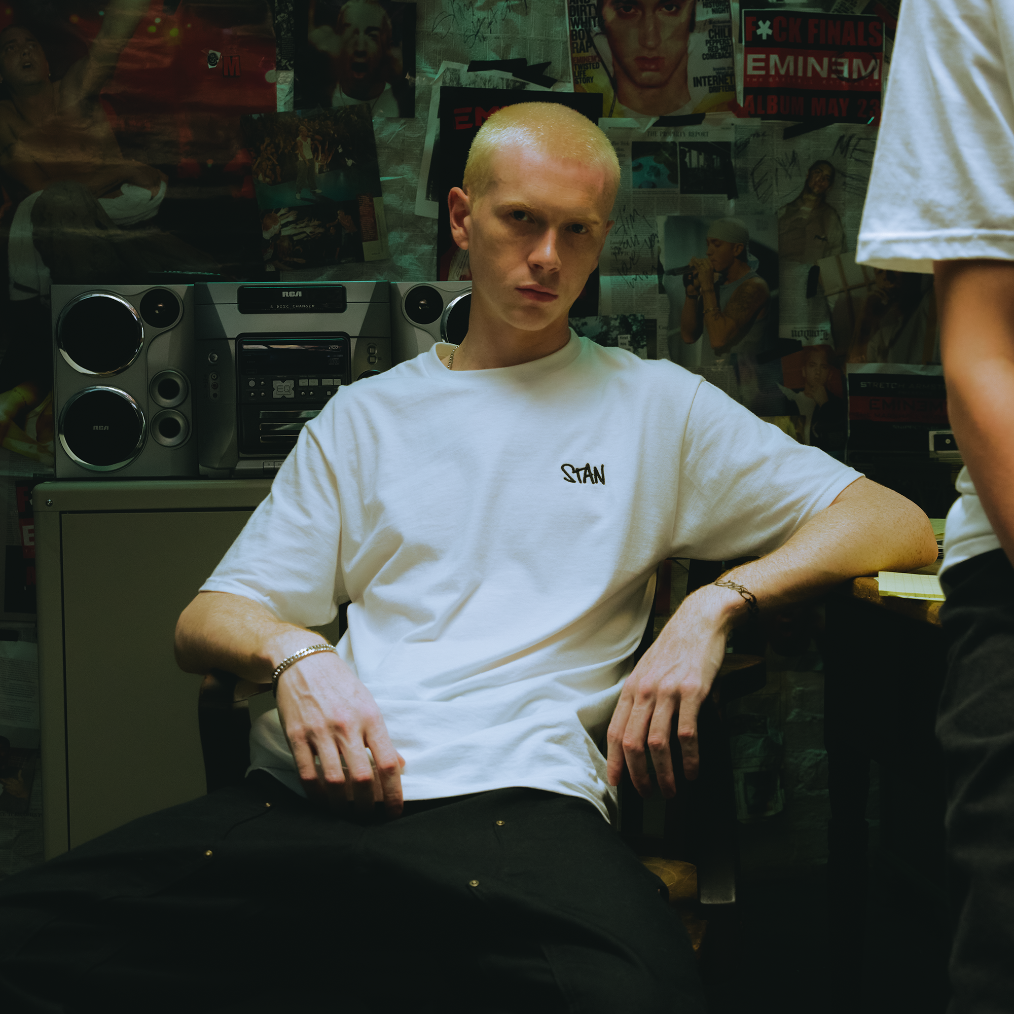 EMINEM.ホワイトティシャツ Stan Embroidered White T-Shirt (Reissue) - Official Eminem